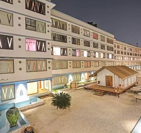 Royal Palms Hotel Mumbai Dış mekan fotoğraf